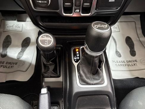 Used 2020 Jeep Wrangler Unlimited Sport S image 31