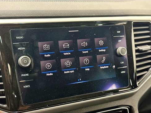 Used 2022 Volkswagen Atlas Cross Sport SEL R-Line image 40