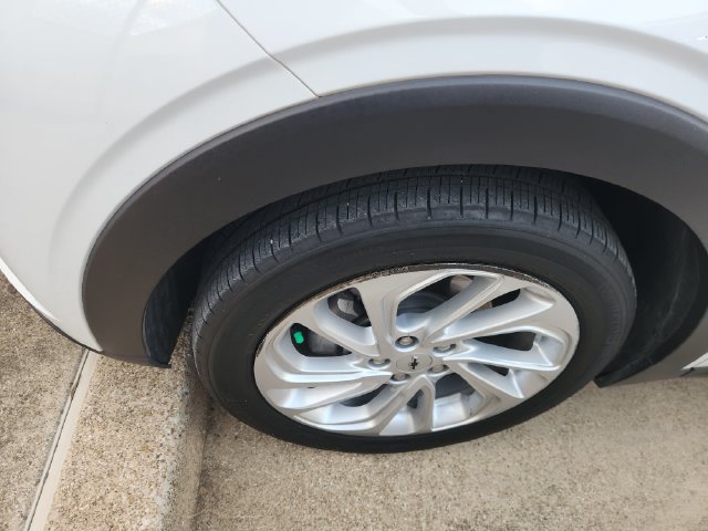 Used 2023 Chevrolet Bolt EUV LT FWD image 9