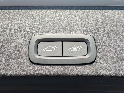 New 2026 Volvo XC40 B5 Plus w/ Protection Package Premier image 15