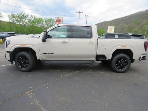 New 2026 GMC Sierra 2500 AT4 w/ LPO, Black Badging Package AWD/4WD image 4