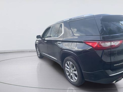 Used 2018 Chevrolet Traverse Premier w/ Driver Confidence II Package FWD image 3