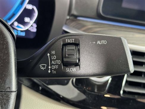 Used 2021 BMW 530e xDrive w/ Premium Package image 24