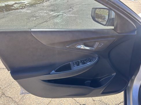 Used 2016 Chevrolet Malibu LT image 14