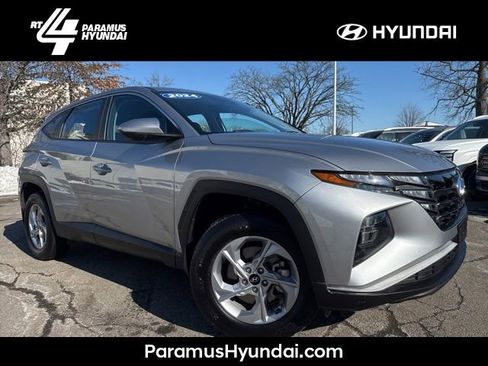 Certified 2024 Hyundai Tucson SE image 1