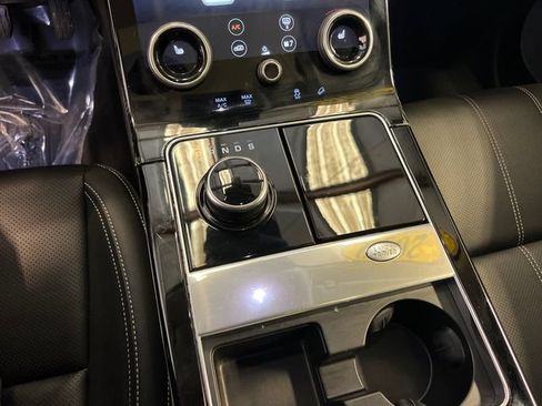 Used 2019 Land Rover Range Rover Velar S AWD/4WD image 28