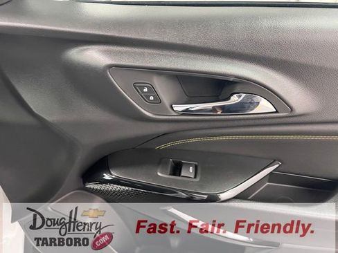 New 2025 Chevrolet Trax LT w/ Sunroof Package image 37