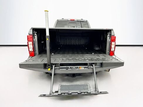 Certified 2022 Ford F250 Lariat w/ Lariat Ultimate Package image 28