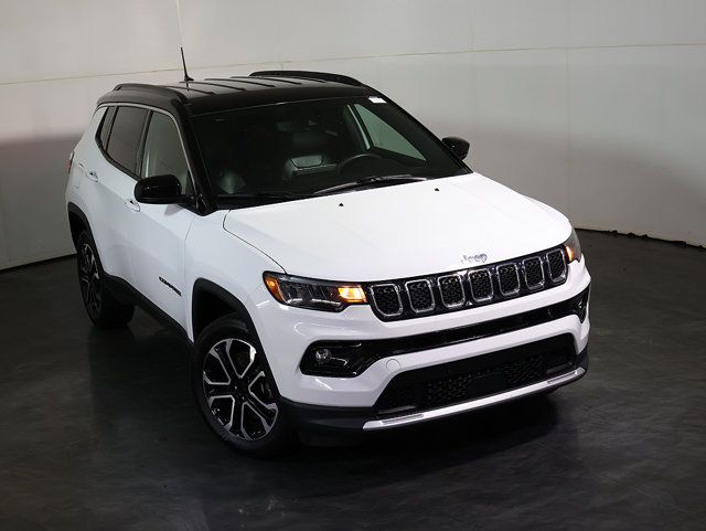 Used 2023 Jeep Compass Limited AWD/4WD image 7