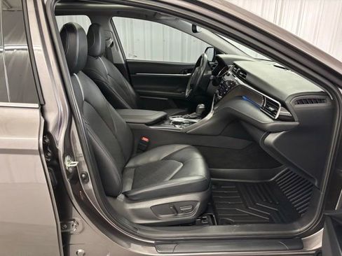 Used 2020 Toyota Camry XSE image 27