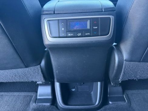 Used 2016 Toyota Highlander Limited FWD image 15