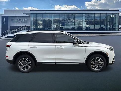New 2026 Lincoln Corsair Premiere FWD image 9
