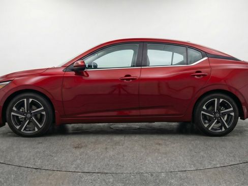 Used 2025 Nissan Sentra SV image 5
