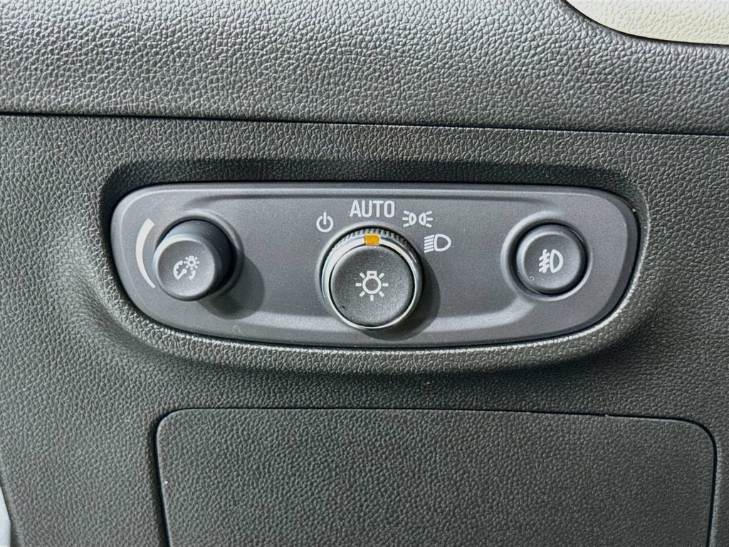 Used 2021 Buick Encore GX Select AWD/4WD image 18
