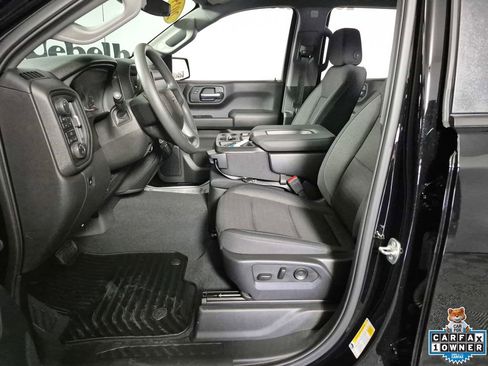 Used 2025 Chevrolet Silverado 1500 Custom Trail Boss w/ LPO, Dark Essentials Package image 9