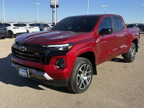 Used 2024 Chevrolet Colorado Z71 w/ Z71 Convenience Package 2 image 4