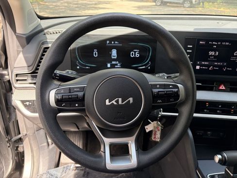 Used 2025 Kia Sportage LX FWD image 25