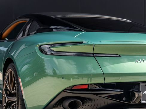 Used 2025 Aston Martin DB12 Coupe RWD image 12