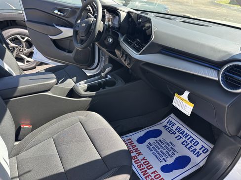 New 2026 Chevrolet Trax LS image 11