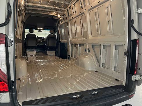 New 2026 Mercedes-Benz Sprinter 2500 image 17