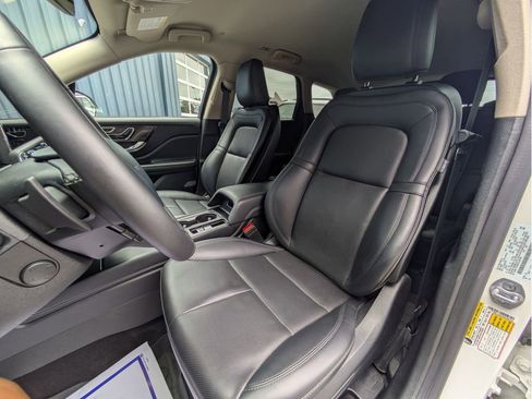 Used 2025 Lincoln Corsair AWD w/ Equipment Group 101A image 25