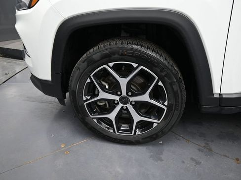 Used 2025 Jeep Compass Limited AWD/4WD image 12