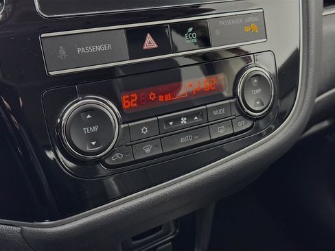 Used 2019 Mitsubishi Outlander SEL image 15