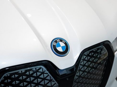 New 2025 BMW iX xDrive50 w/ Premium Package image 7