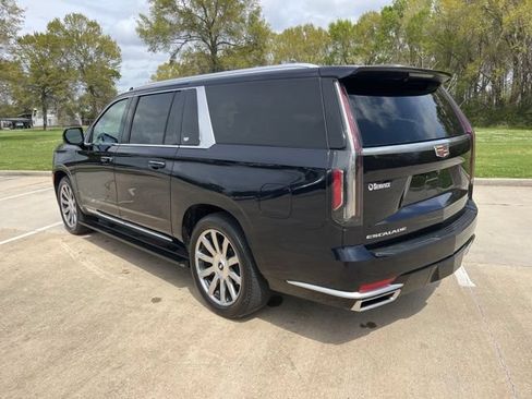 Used 2023 Cadillac Escalade ESV Premium Luxury Platinum RWD image 3