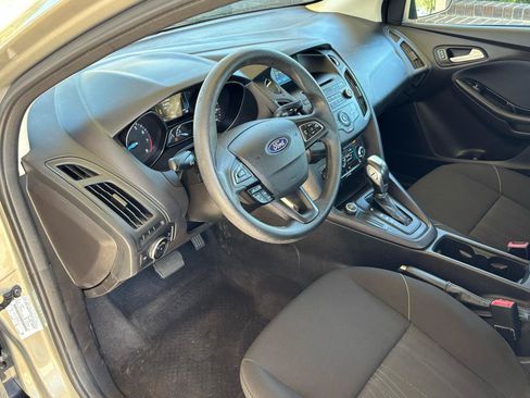 Used 2016 Ford Focus SE FWD image 9