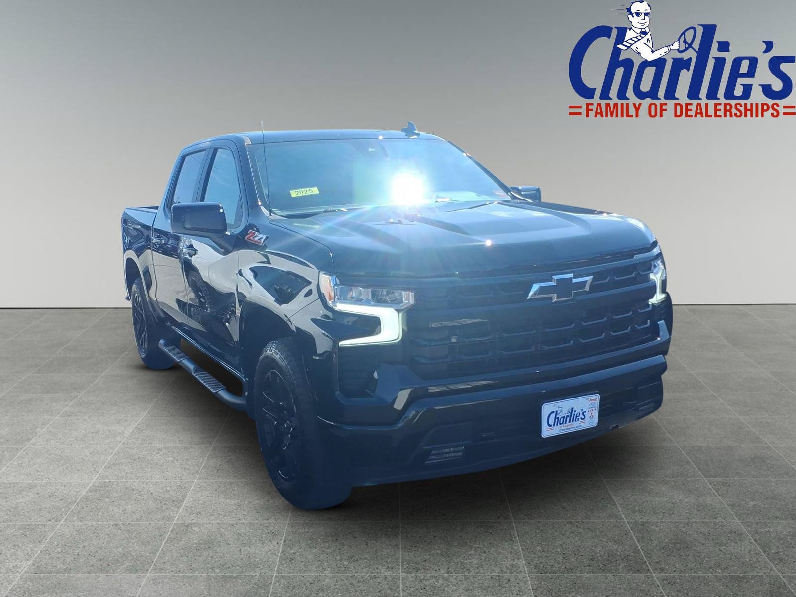 Used 2025 Chevrolet Silverado 1500 RST w/ Z71 Off-Road Package AWD/4WD image 3