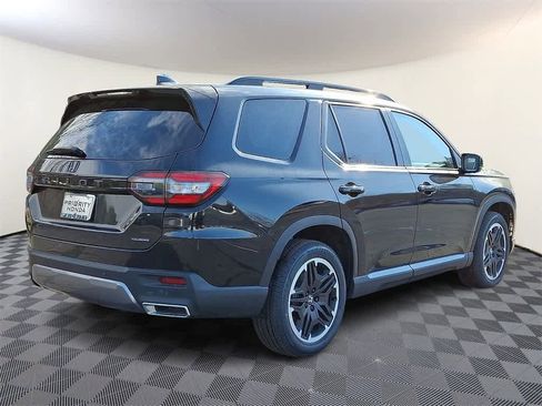 New 2026 Honda Pilot Touring image 4