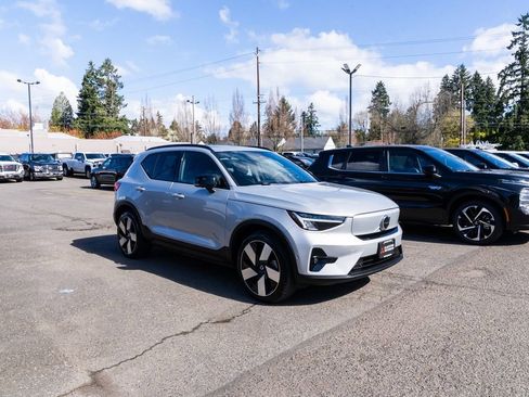 Used 2023 Volvo XC40 Recharge Ultimate AWD/4WD image 27