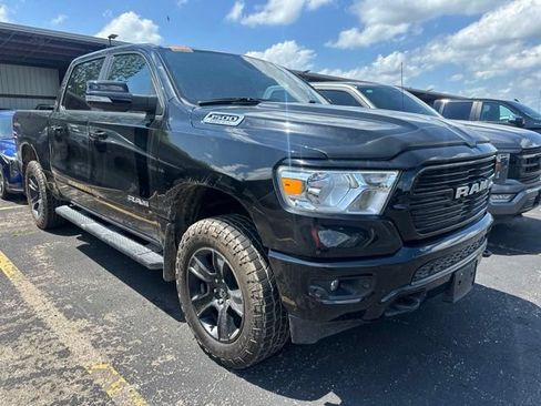 Used 2020 RAM 1500 4x4 Crew Cab image 2