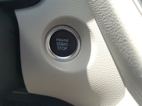 Certified 2022 Toyota Corolla Cross LE FWD image 23