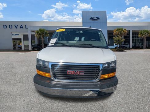 Used 2023 GMC Savana 2500 w/ Driver Convenience Package image 9