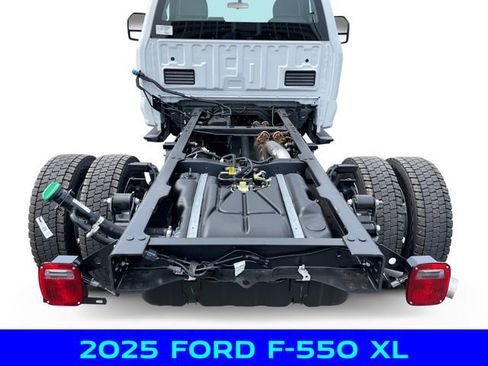 New 2025 Ford F550 4x4 Regular Cab Super Duty w/ XL Chrome Package image 5