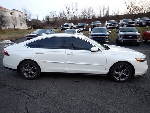 Used 2024 Honda Accord EX image 6