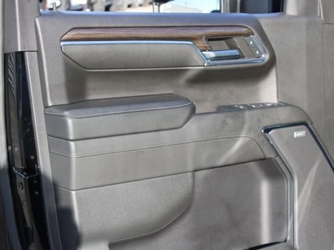 Used 2024 Chevrolet Silverado 1500 LT Trail Boss w/ LT Trail Boss Premium Package image 18