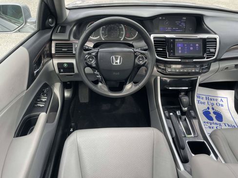 Used 2017 Honda Accord EX-L image 9