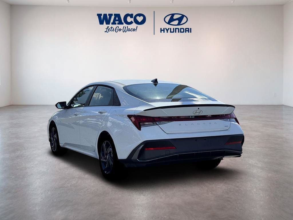 New 2026 Hyundai Elantra SEL FWD image 5