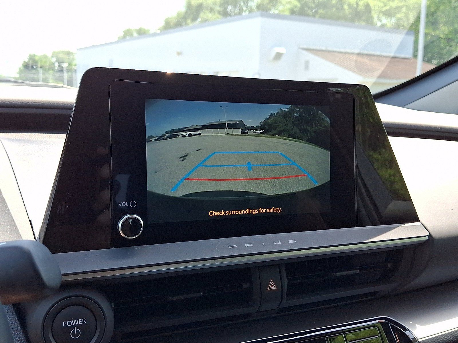 Used 2025 Toyota Prius LE FWD image 19