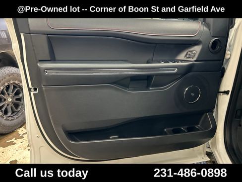 Used 2024 Ford Expedition Limited AWD/4WD image 15