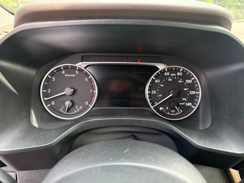 Used 2023 Nissan Rogue S AWD/4WD image 7