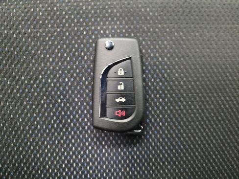 Used 2021 Toyota Corolla SE w/ Carpet Mat Package (TMS) FWD image 32