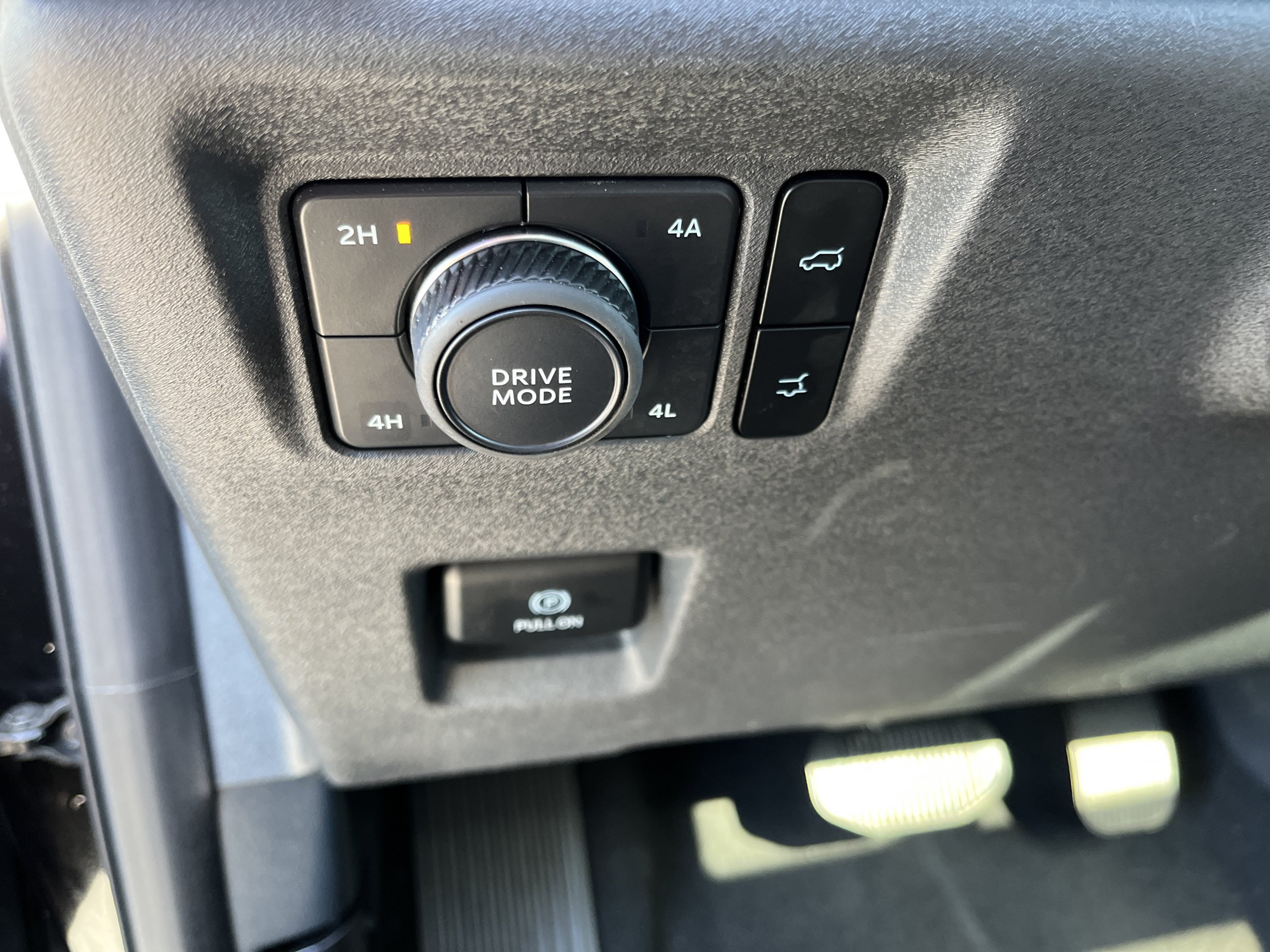Used 2025 Ford Expedition Active AWD/4WD image 14
