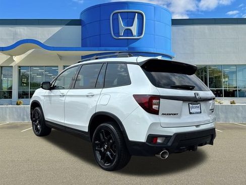Used 2025 Honda Passport Black Edition image 4