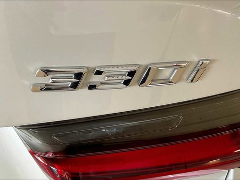 Certified 2025 BMW 330i 330i w/ M Sport Package image 9