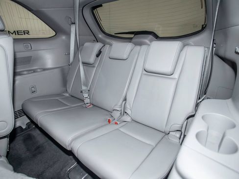Used 2015 Toyota Highlander Limited w/ Driver Technology Package AWD/4WD image 49