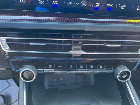 New 2026 Chevrolet Traverse Z71 w/ Enhanced Driving Package AWD/4WD image 33